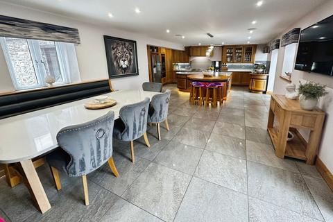 undefined, Eglwys Nunnydd, Margam, Port Talbot, SA13
