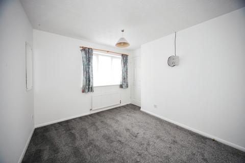 undefined, Falcon Close, Dunstable LU6