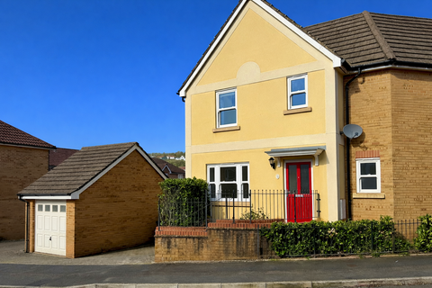 3 bedroom semi-detached house for sale, Darwin Crescent, The Willows, Torquay