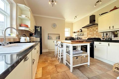 4 bedroom detached house for sale, Brook Street, Belle Vue, Shrewsbury