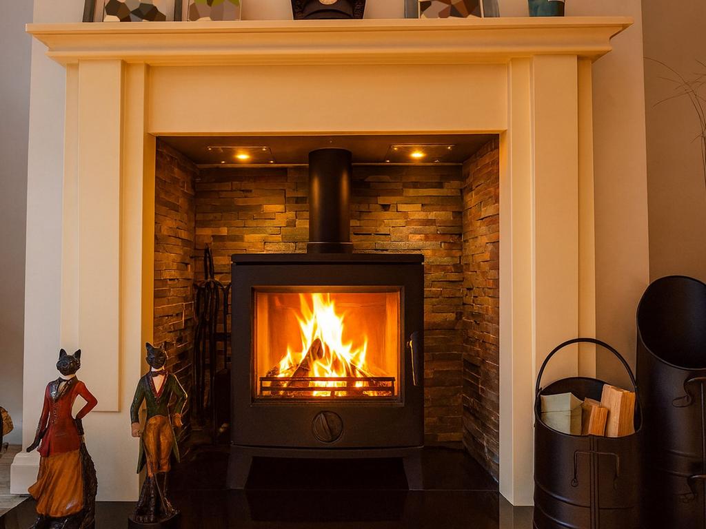 Rear Lounge