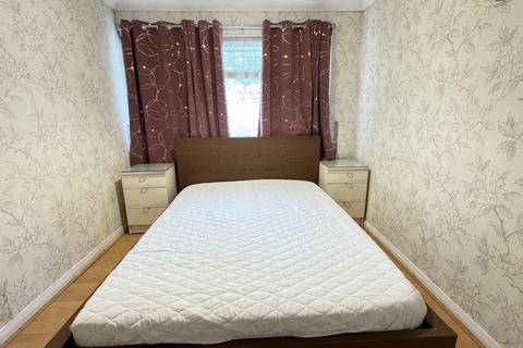 3 bedroom terraced house to rent, Lawdons Gardens, Croydon CR0