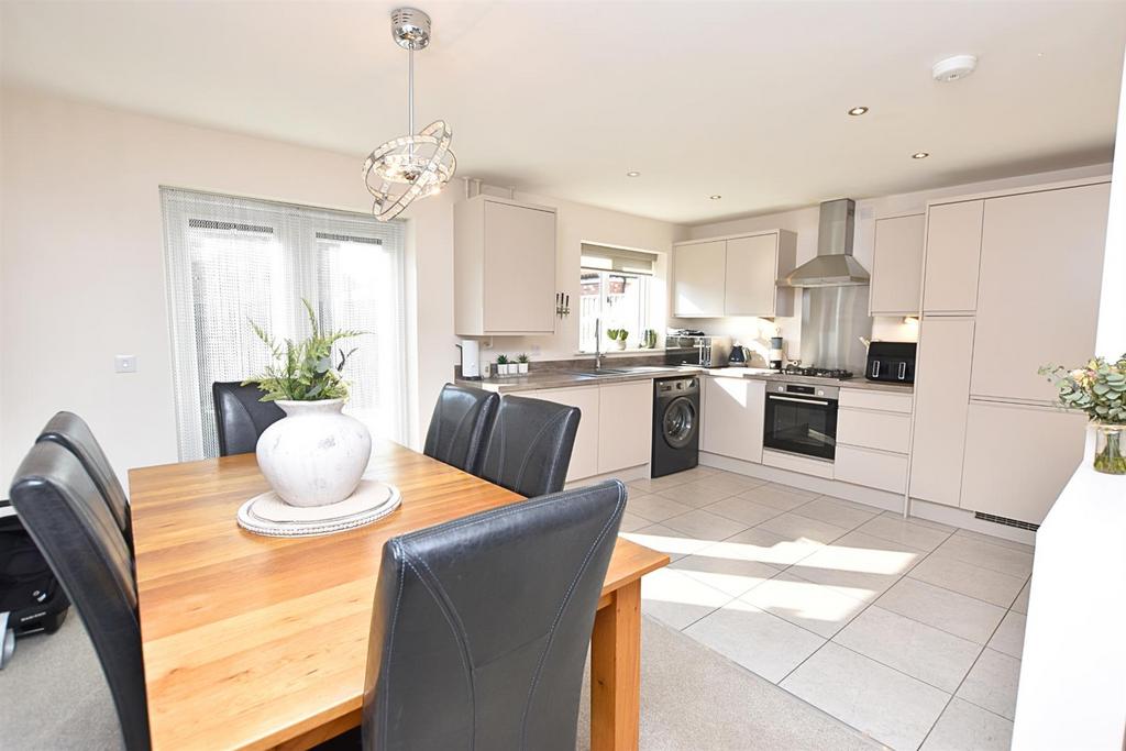 Dining kitchen