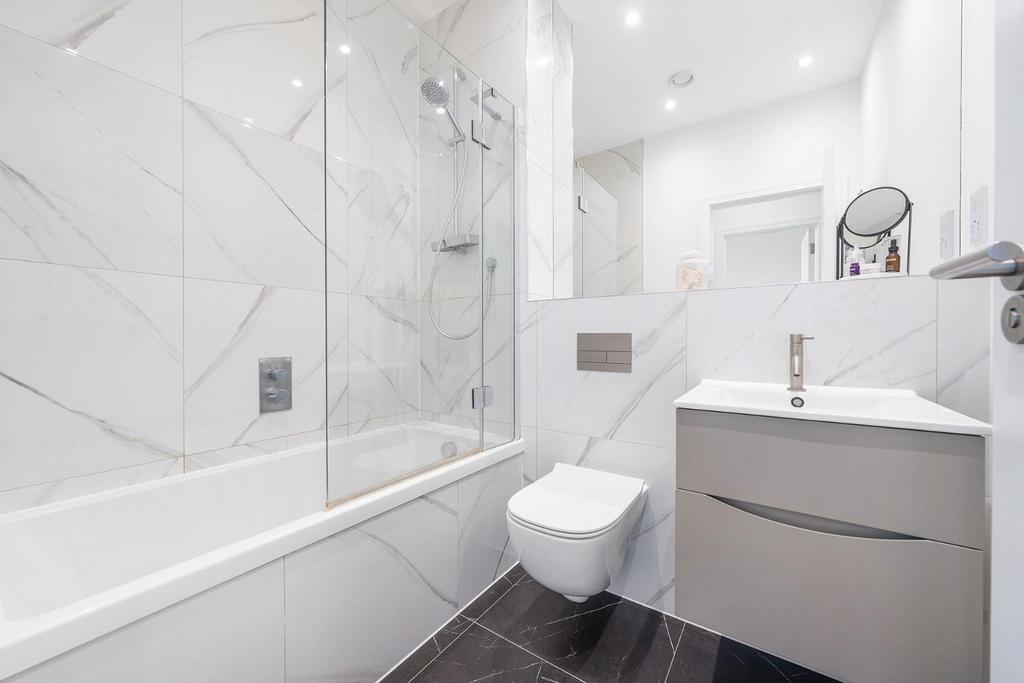 Bathroom.JPG