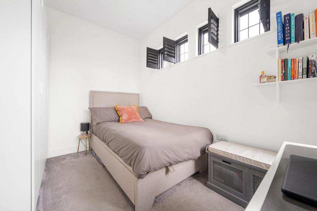 Bedroom (2).JPG