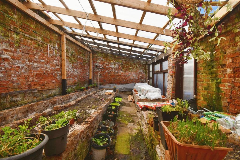 Workshop and gardening room