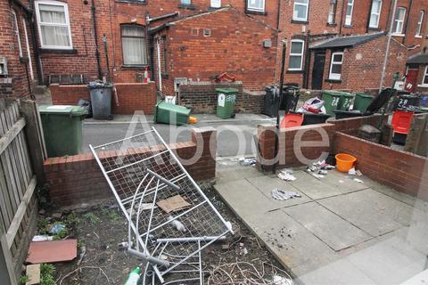 3 bedroom house to rent, Welton Mount, Hyde Park, Leeds