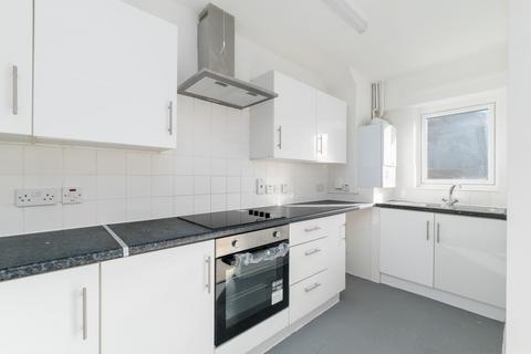 2 bedroom flat to rent, Vallance Road London E1