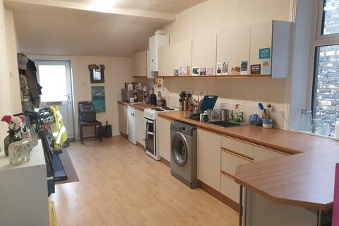 undefined, Bradford Road, Shipley, West Yorkshire, UK, BD18