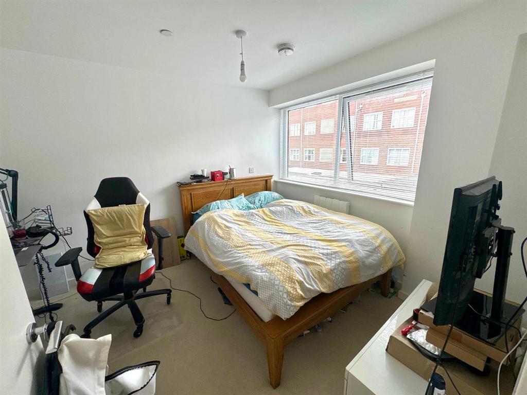 Bedroom pic 1.jpeg