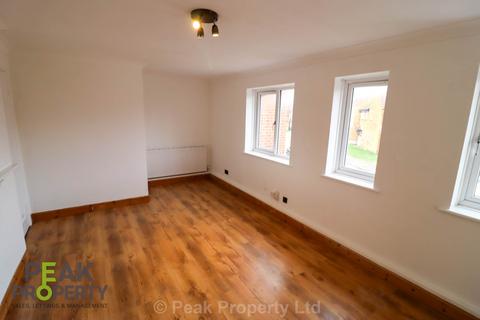 1 bedroom flat to rent, Woodcotes, Southend On Sea SS3