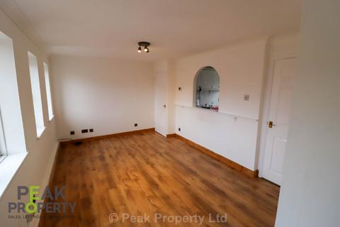 1 bedroom flat to rent, Woodcotes, Southend On Sea SS3