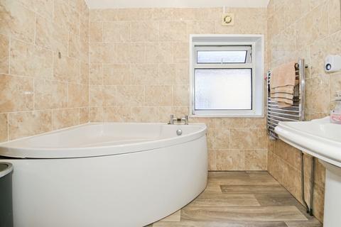 3 bedroom terraced house for sale, Cromwell Road, Peterborough