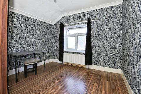 3 bedroom terraced house for sale, Cromwell Road, Peterborough