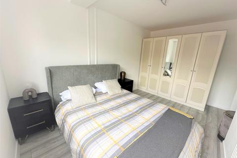 undefined, 2 Lever Court