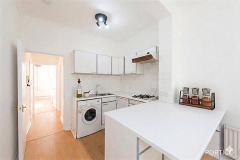 1 bedroom flat to rent, Battersea Square, London, SW11