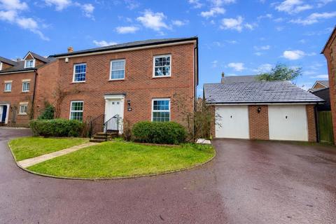 4 bedroom detached house for sale, Crowdale Drive, Fleet GU51