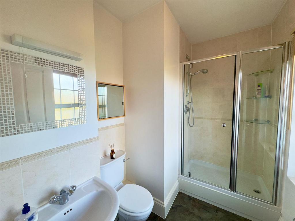 En-Suite 2