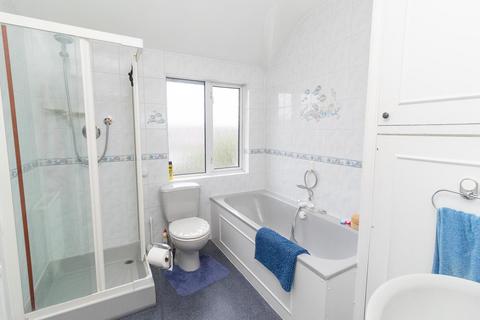 4 bedroom house for sale, Hillside Gardens, Edgware, HA8