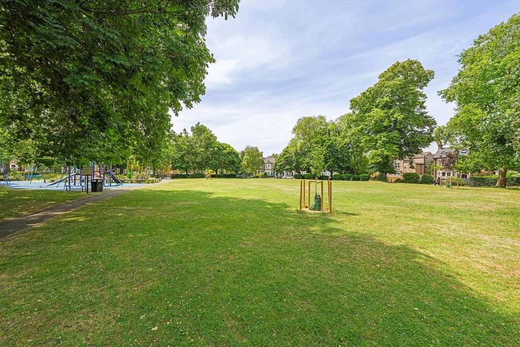 Holmewood Gardens......JPG