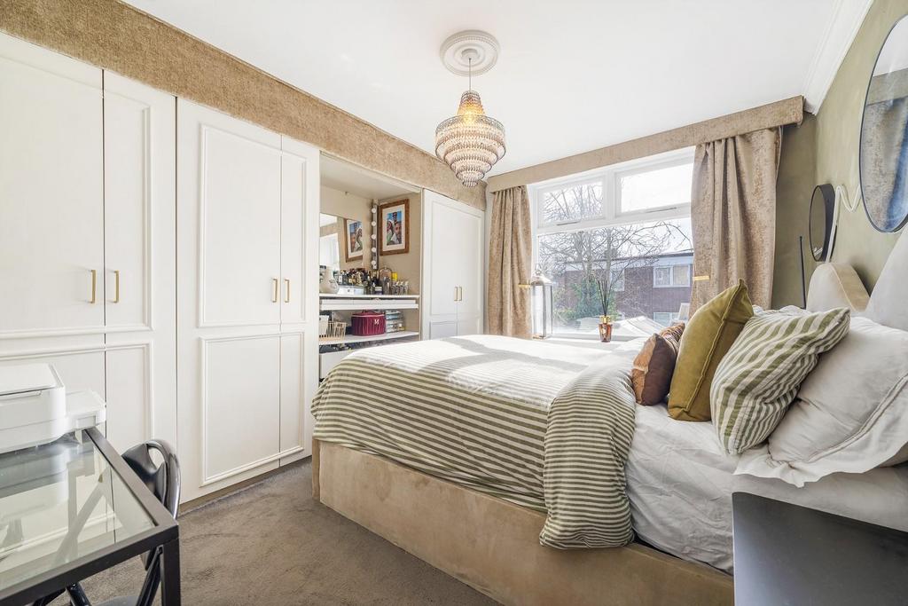 Bedroom 1.JPG