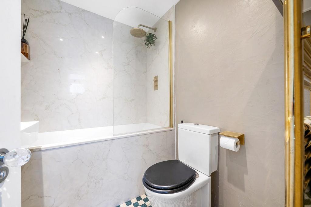 Bathroom.JPG