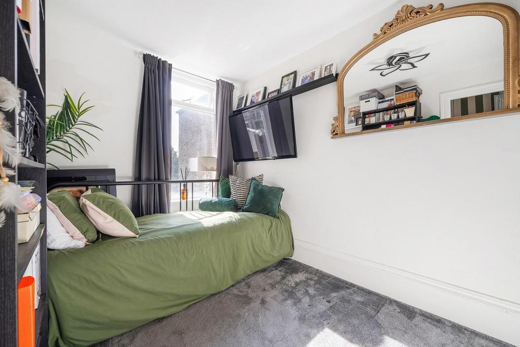 Bedroom 2.JPG