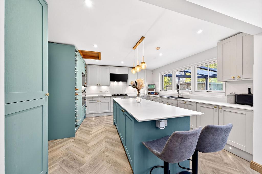 Kitchen / Breakfast Room