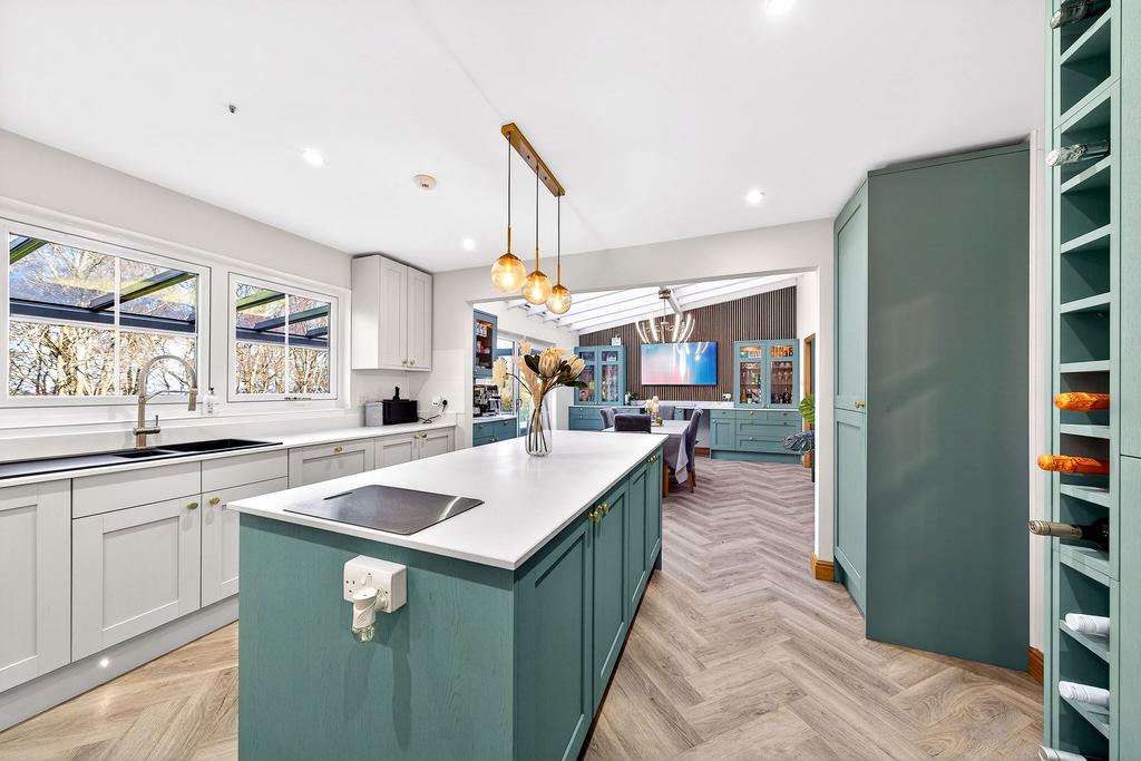 Kitchen / Breakfast Room