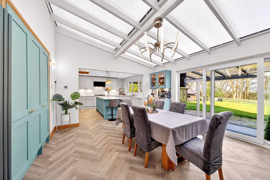 Kitchen / Breakfast Room