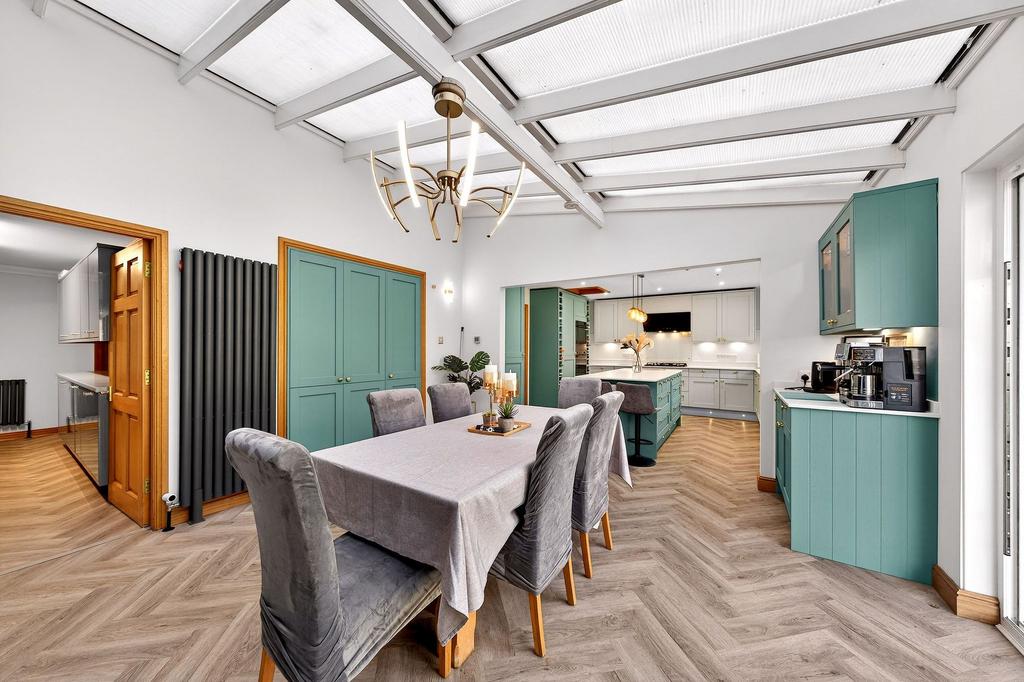 Kitchen / Breakfast Room