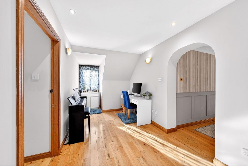 Upper Rear Landing