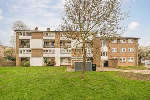 3 bedroom maisonette for sale, Castlecombe Drive, London SW19
