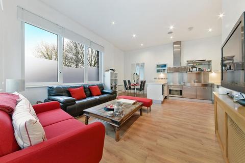 2 bedroom flat to rent, Halcyon Wharf, Wapping High Street, Wapping, London, E1W