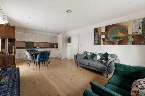2 bedroom flat for sale, Riverwell Close, Watford, WD18
