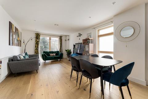 2 bedroom flat for sale, Riverwell Close, Watford, WD18