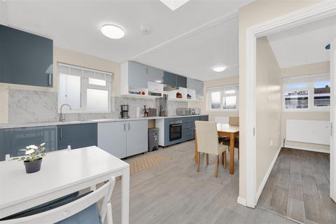 4 bedroom semi-detached house for sale, North Circular Road, London NW10