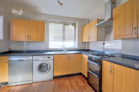 3 bedroom semi-detached house to rent, Arundel Road, Middlesbrough TS6