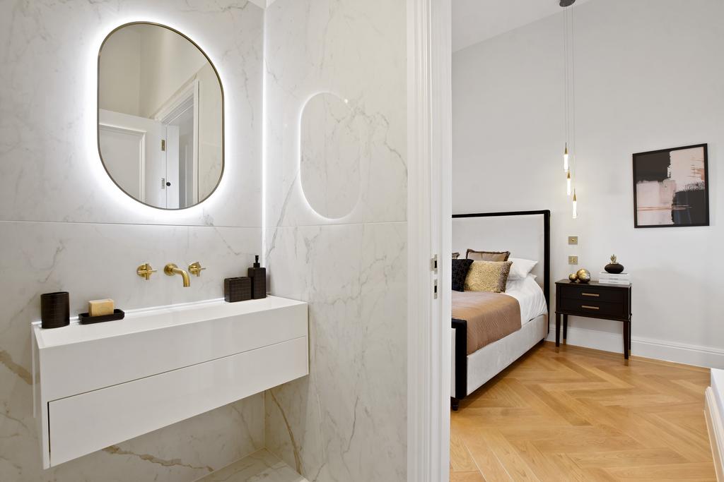 En Suite 2