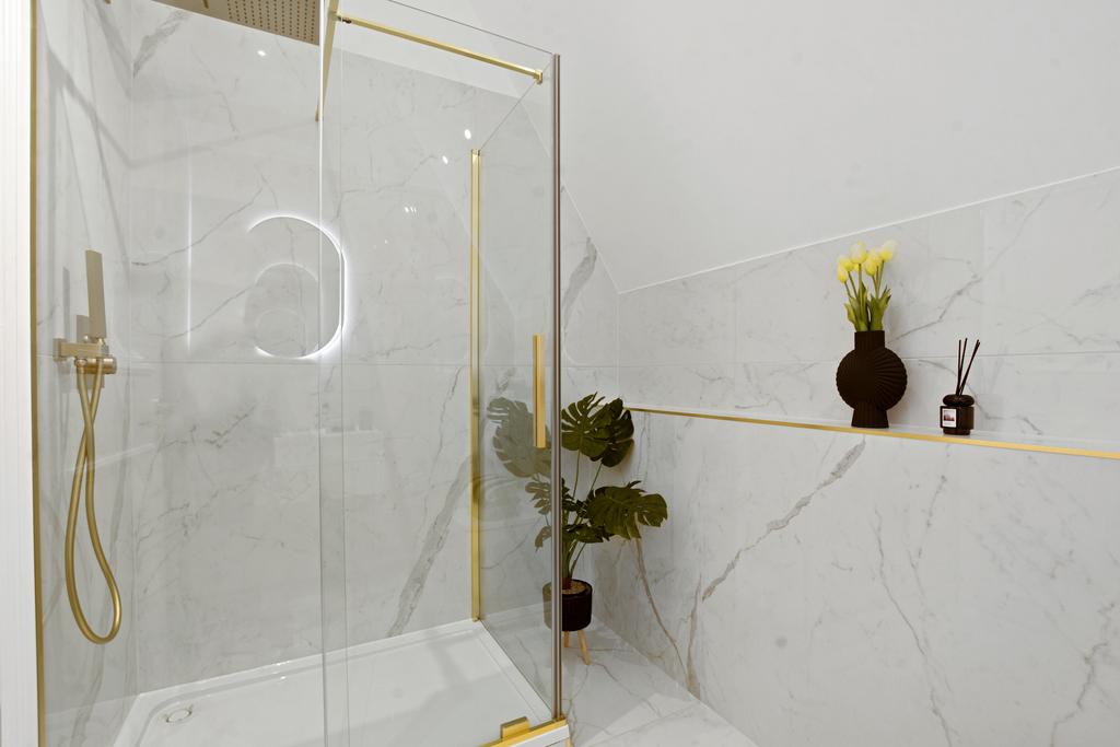 En Suite 1