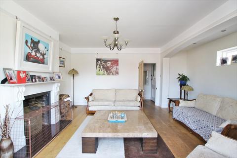 4 bedroom character property for sale, The Terrace, Wokingham, RG40