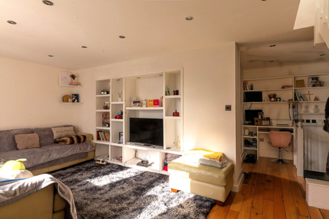 2 bedroom maisonette for sale, Lea Road, Enfield EN2