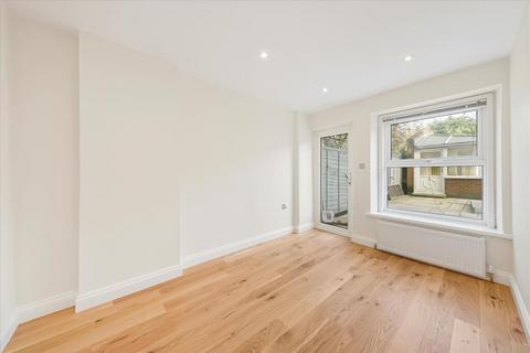 4 bedroom apartment to rent, Buckland Crescent, Belsize Park, London, NW3
