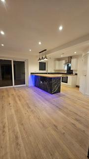 3 bedroom semi-detached house to rent, Brynglas, Caerphilly, CF83