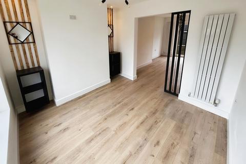 3 bedroom semi-detached house to rent, Brynglas, Caerphilly, CF83