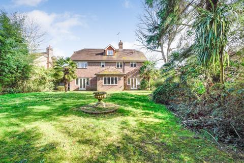 6 bedroom detached house for sale, 3 Caerleon Close, Claygate, Esher, Surrey, KT10 0TY