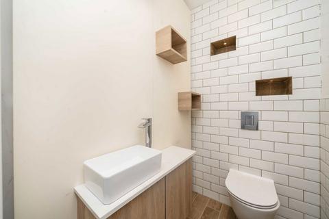 3 bedroom house for sale, Hathaway Gardens, LONDON W13
