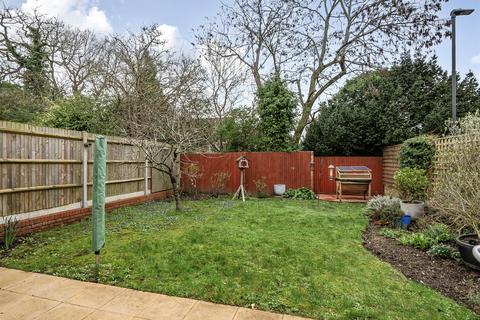 4 bedroom semi-detached house for sale, Temple Grove, Enfield