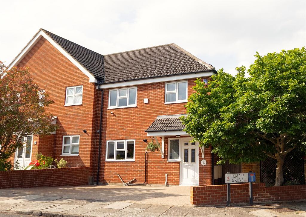 Detached house exterior, driveway