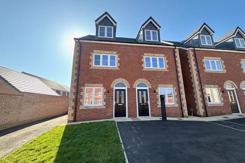 3 bedroom townhouse to rent, Prangley Road, Downham Market